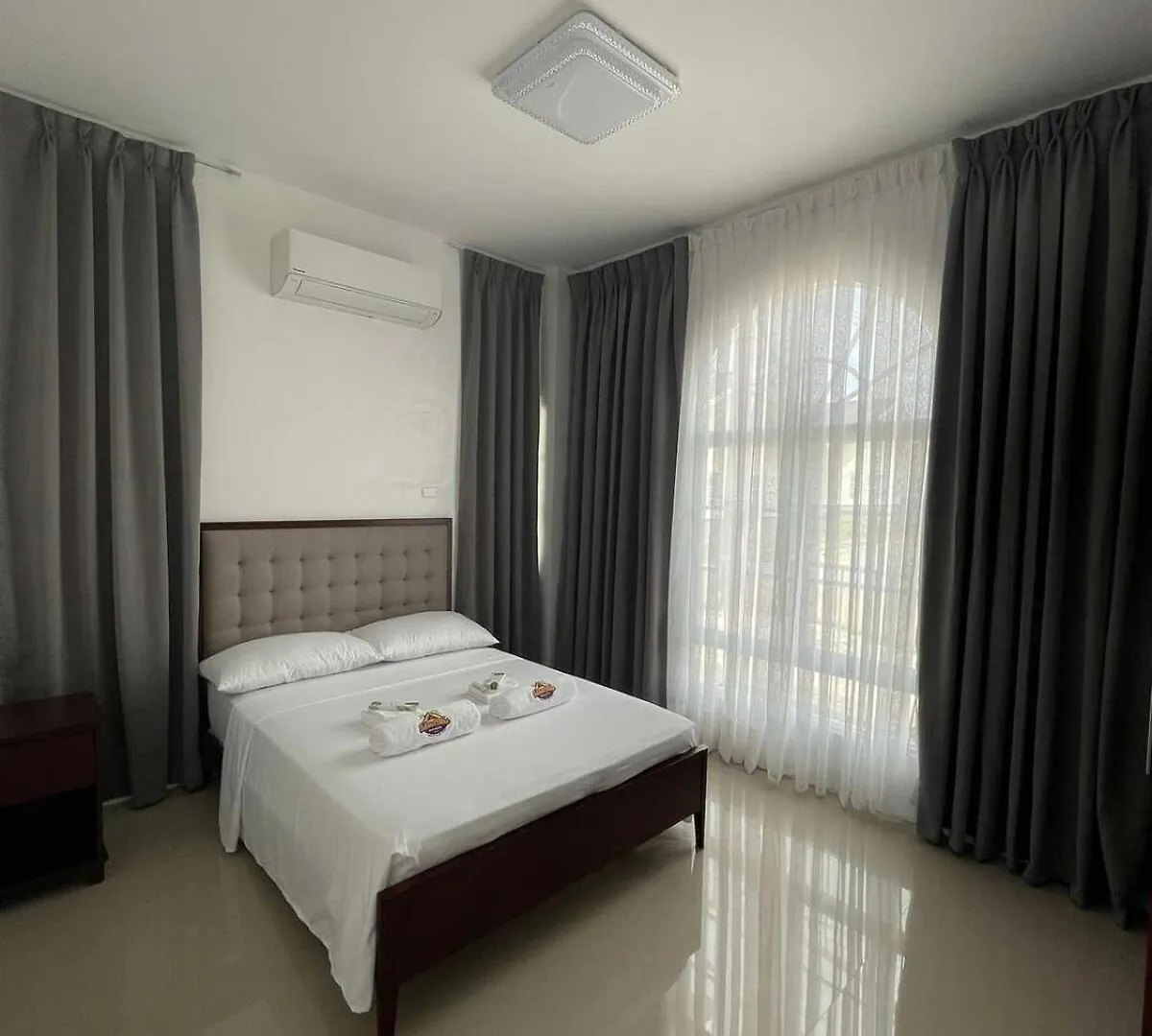 Dom wakacyjny 3Bd Cozy Home In Panglao With Van Service